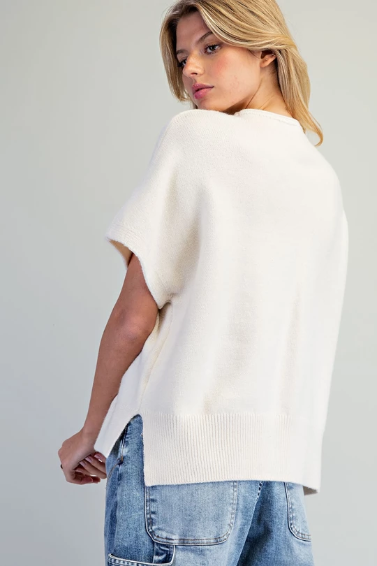 Short sleeve crew neck knit top