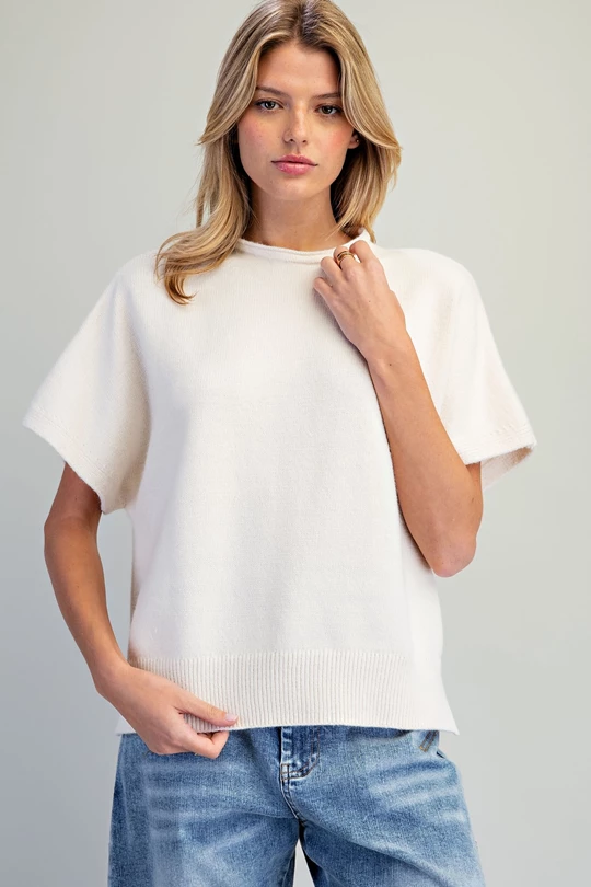 Short sleeve crew neck knit top
