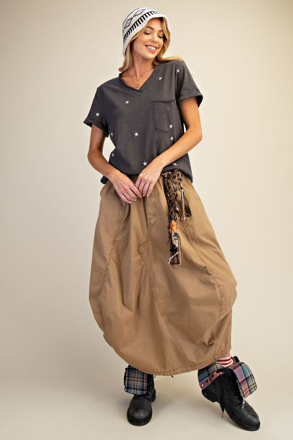 Embroidery stars washed cotton slub top with rolled cuff sleeves