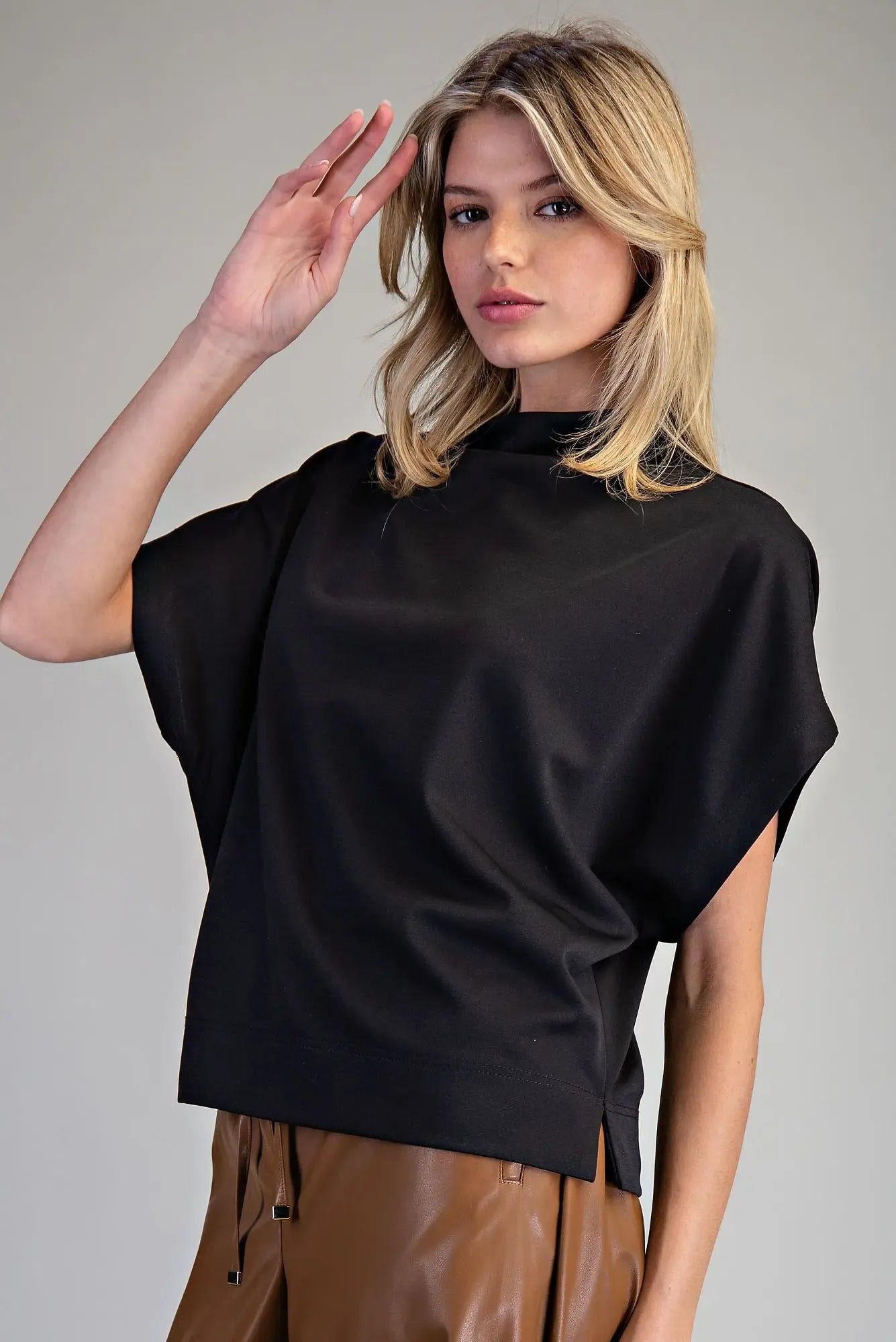 Solid mock neck short sleeve top