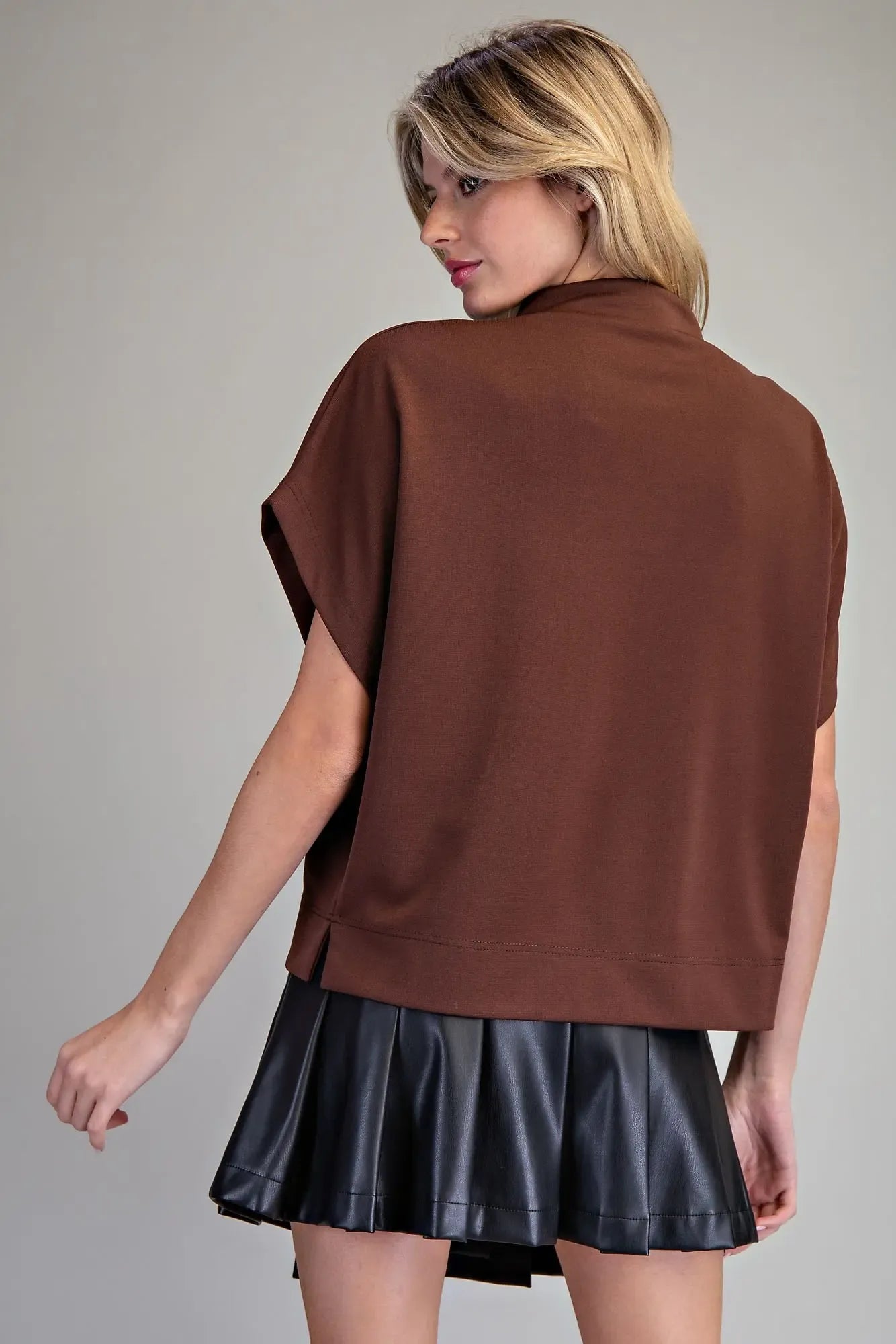 Solid mock neck short sleeve top