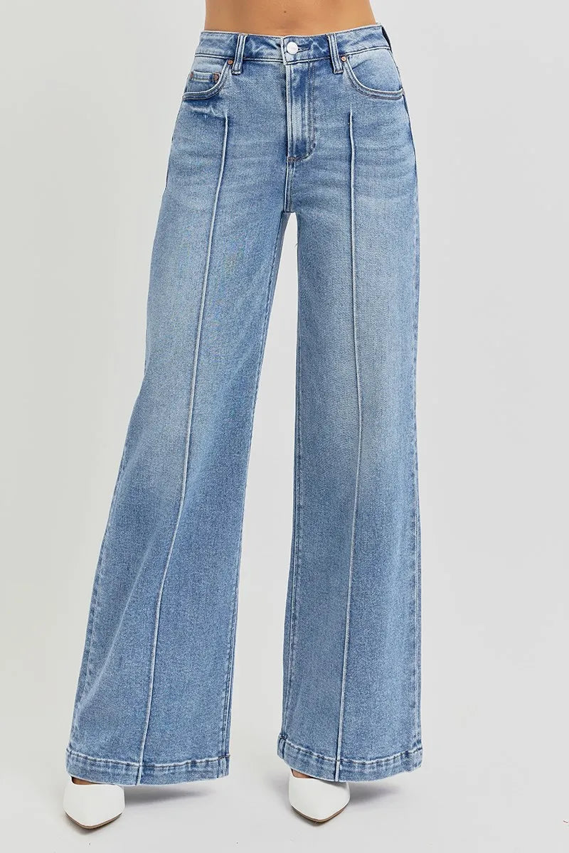 Risen high waist wide-leg pintuck detailed jeans