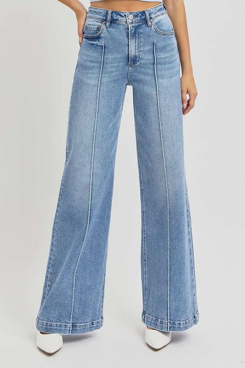 Risen high waist wide-leg pintuck detailed jeans