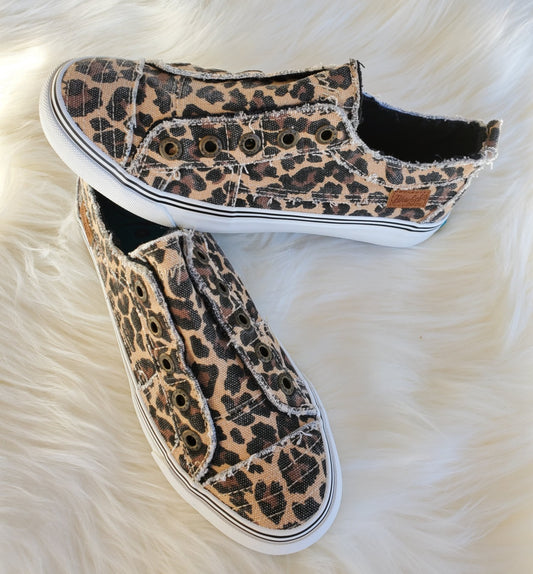 Blowfish Play slip-on sneaker  Ivy and Pearl Boutique 10.0