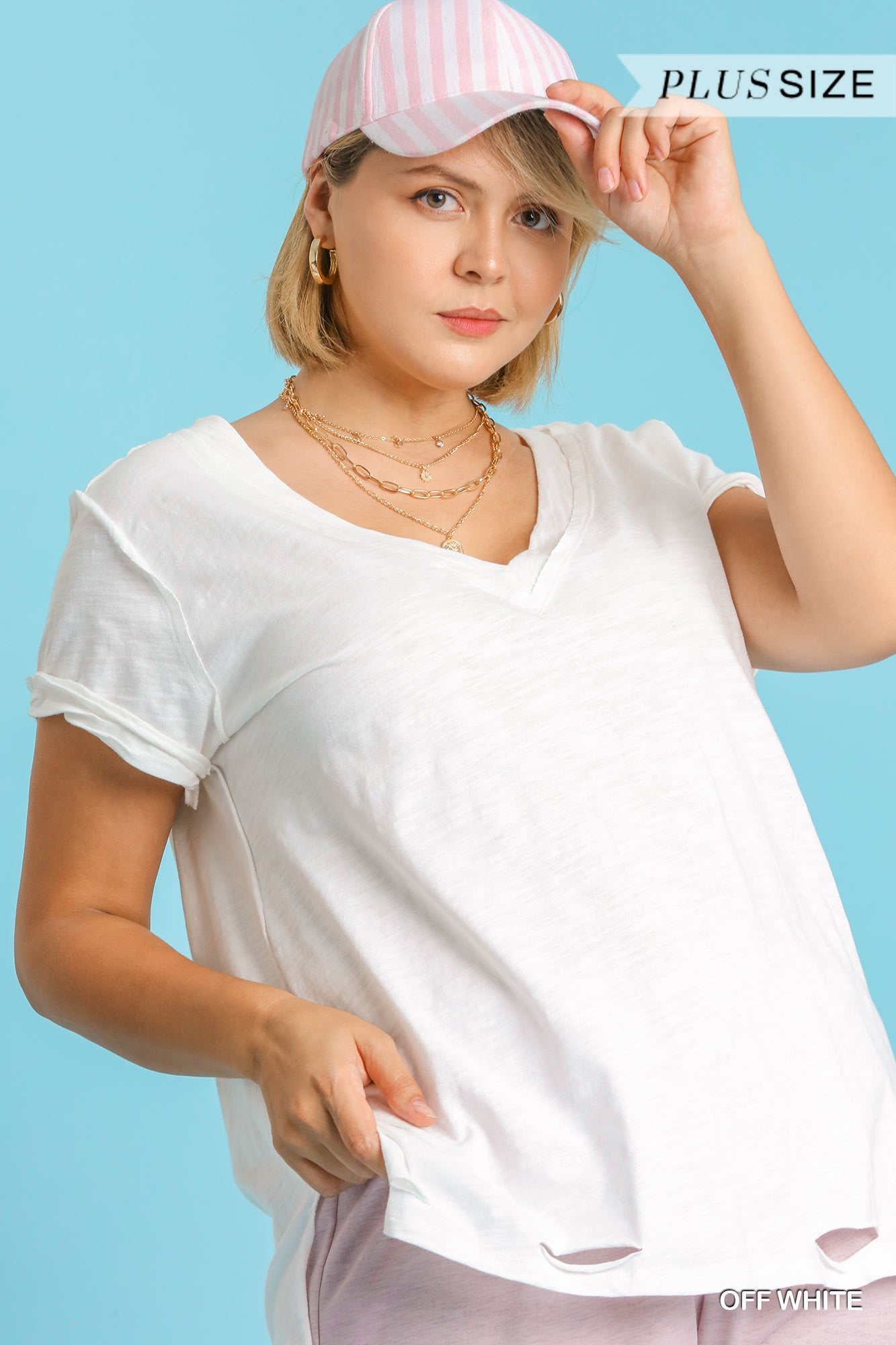 Gathered Short Sleeve V-Neck Knit Top with a Distressed Hem and Side Slits  Ivy and Pearl Boutique Off White XL 