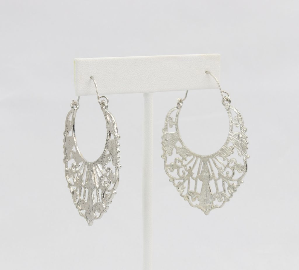 Hoop earring with solid decorative plate design  Ivy and Pearl Boutique   