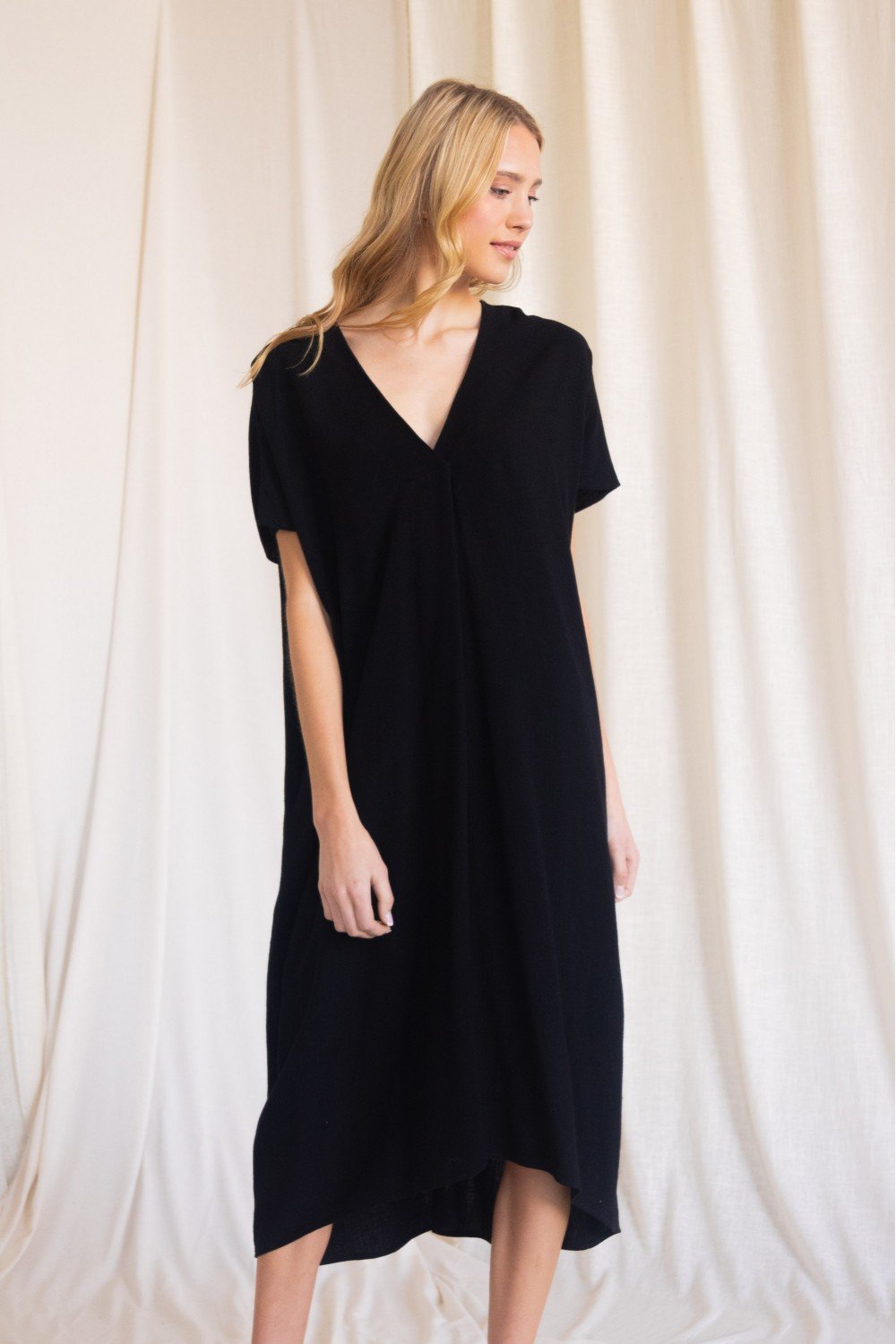 Linen maxi dress with a v neckline and side pockets (multiple colors available)  Ivy and Pearl Boutique   